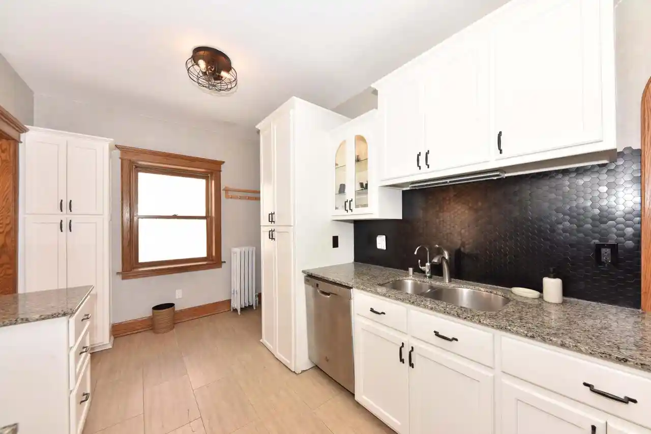 Photo 3 of Condo for sale at 1714 E Kane Pl #L, Milwaukee, WI 53202 | MLS# 1980088 | Listing updated on 2026-09-16