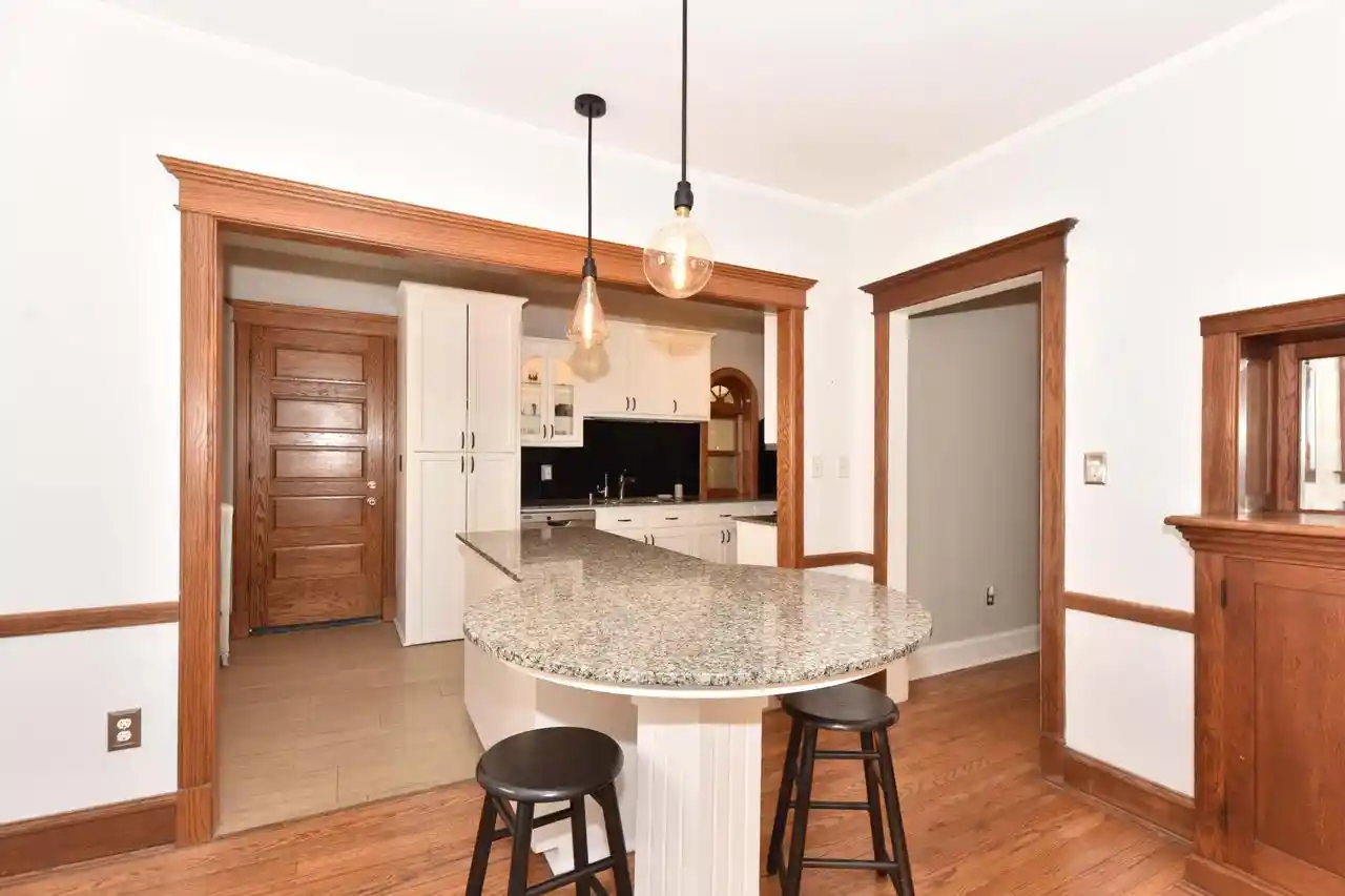 Photo 3 of Condo for sale at 1714 E Kane Pl #L, Milwaukee, WI 53202 | MLS# 1980088 | Listing updated on 2026-09-16