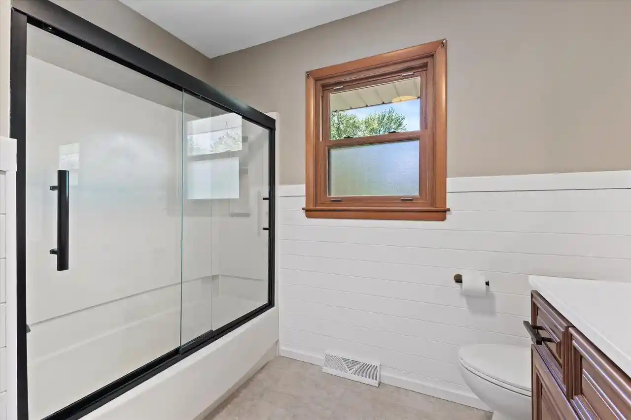 Photo 4 of Single family home for sale at W140 Belleview Ave, Oconomowoc, WI 53066 | MLS# 1980089 | Listing updated on 2026-09-14