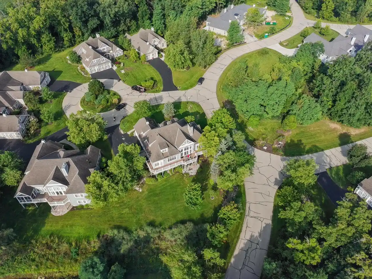 Photo 4 of Condo for sale at 1835 Hickory Hl, Lake Geneva, WI 53147 | MLS# 1980092 | Listing updated on 2026-09-10