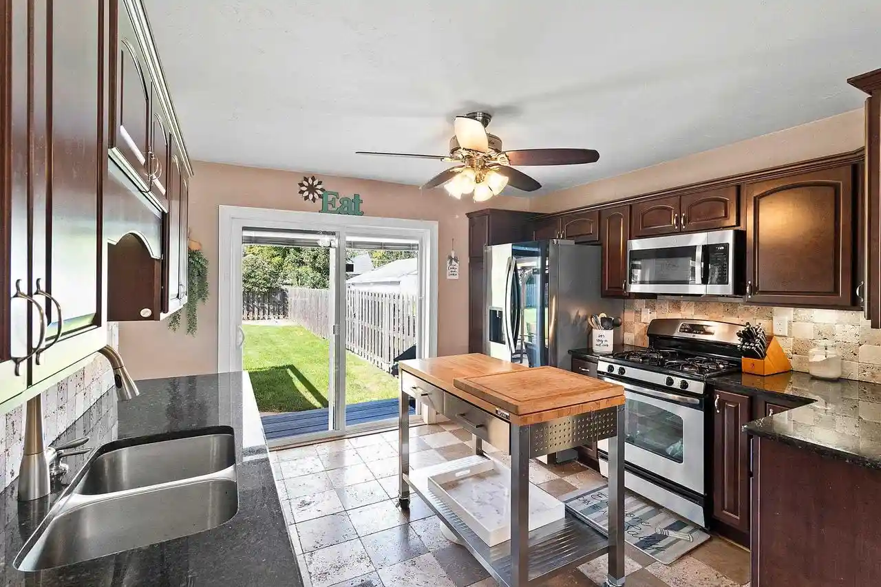 Photo 3 of Single family home for sale at 124 Irene St, Neenah, WI 54956 | MLS# 50332499 | Listing updated on 2026-09-17
