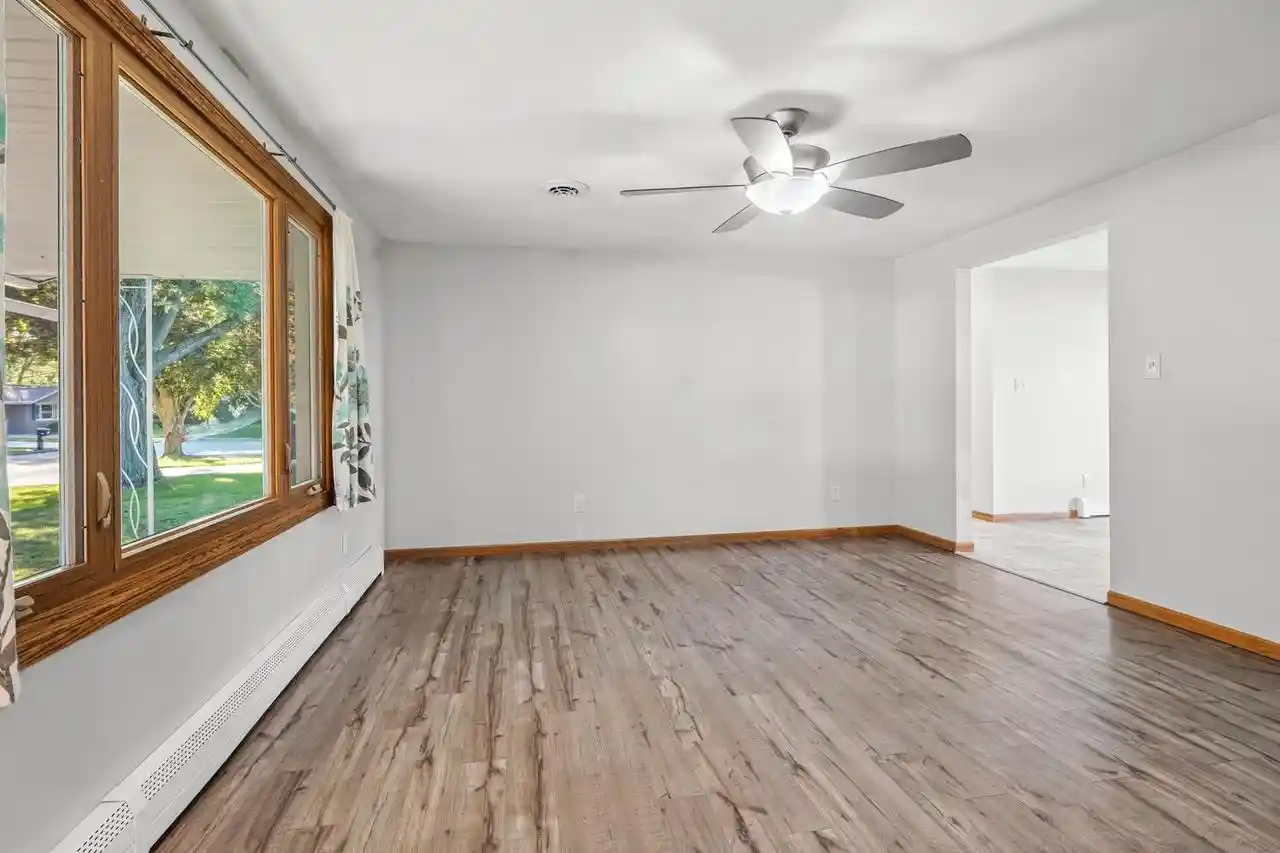 Photo 2 of Single family home for sale at 1194 April Ln, Green Bay, WI 54304 | MLS# 50332507 | Listing updated on 2026-09-18