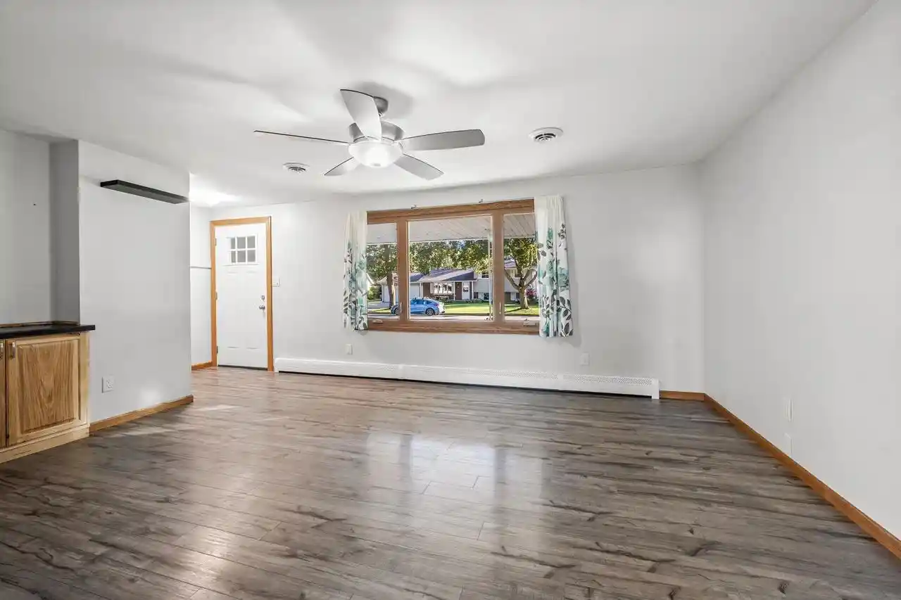 Photo 3 of Single family home for sale at 1194 April Ln, Green Bay, WI 54304 | MLS# 50332507 | Listing updated on 2026-09-18