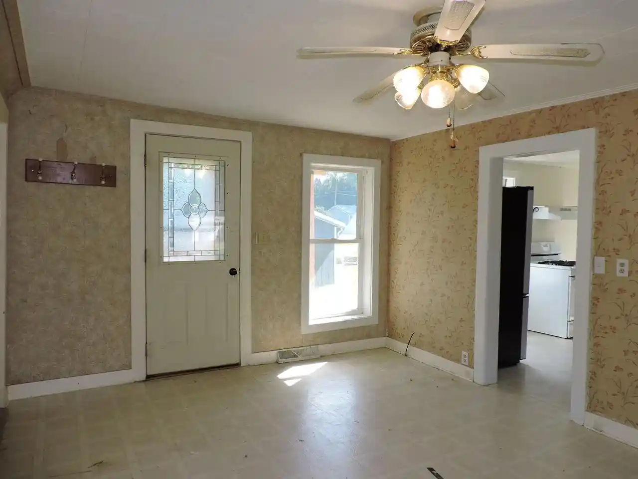 Photo 2 of Single family home for sale at 236 E Huron St, Omro, WI 54963 | MLS# 50332511 | Listing updated on 2026-09-13