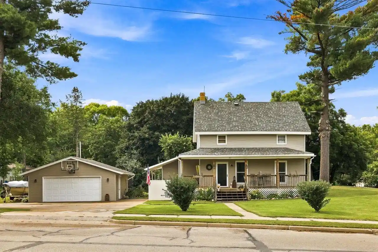 Single family home for sale at 501 S Pine St, Weyauwega, WI 54983 | MLS# 50332508