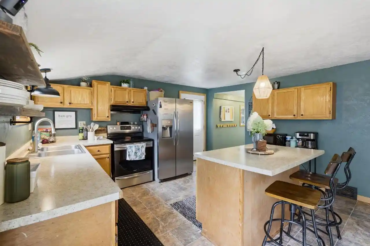 Photo 4 of Single family home for sale at 501 S Pine St, Weyauwega, WI 54983 | MLS# 50332508 | Listing updated on 2026-10-07