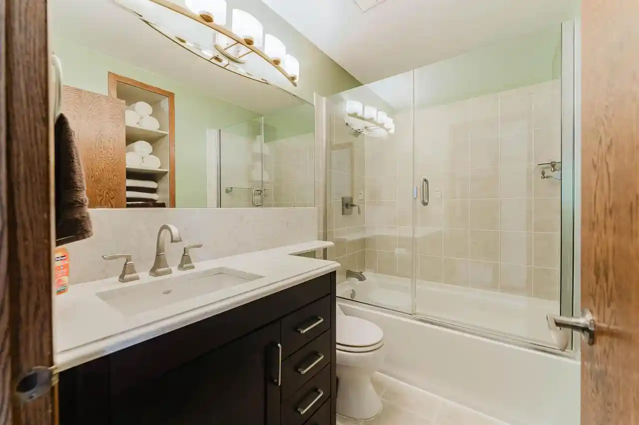 Photo 3 of Single family home for sale at 841 Eckardt Ct, Oshkosh, WI 54902 | MLS# 50332509 | Listing updated on 2026-09-12