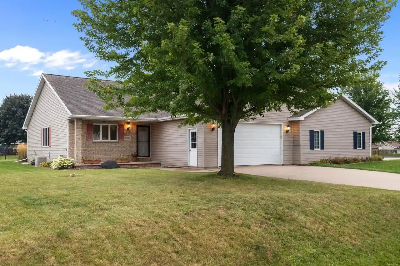 Photo 1 of Single family home for sale at N9668 Hopfensperger Rd, Appleton, WI 54915 | MLS# 50332514 | Listing updated on 2026-09-12