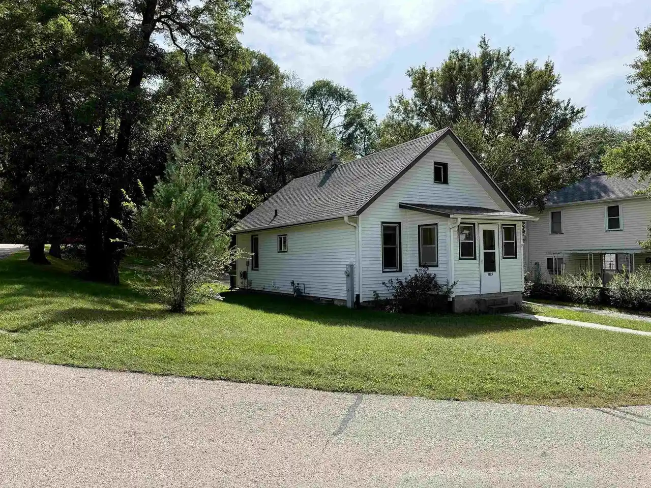 Photo 1 of Single family home for sale at 1325 Haseltine Ct, Richland Center, WI 53581 | MLS# 2032437 | Listing updated on 2026-10-12