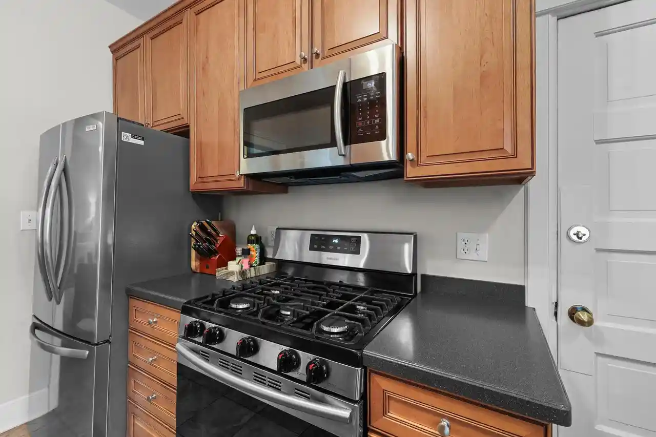 Listing Photo 4 - Condo for sale in building located at 2649 N Hackett Ave, Milwaukee, WI 53211 - Unit #2