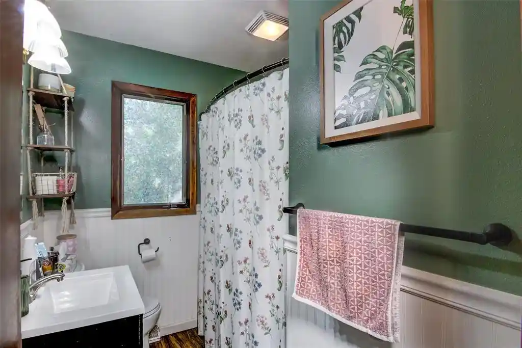 Photo 4 of Single family home for sale at 1615 Nelson Dr, Eau Claire, WI 54703 | MLS# 1605012 | Listing updated on 2026-09-19