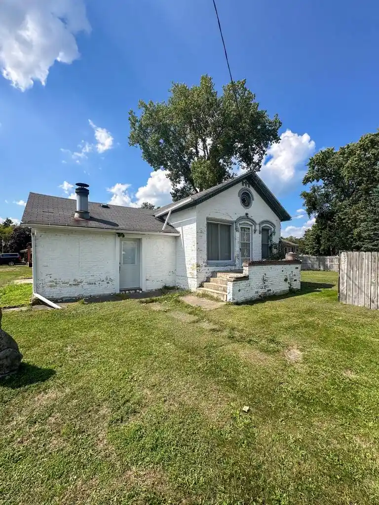 Photo 1 of Single family home for sale at 4920 Erie St, Caledonia, WI 53402 | MLS# 1980118 | Listing updated on 2026-09-17