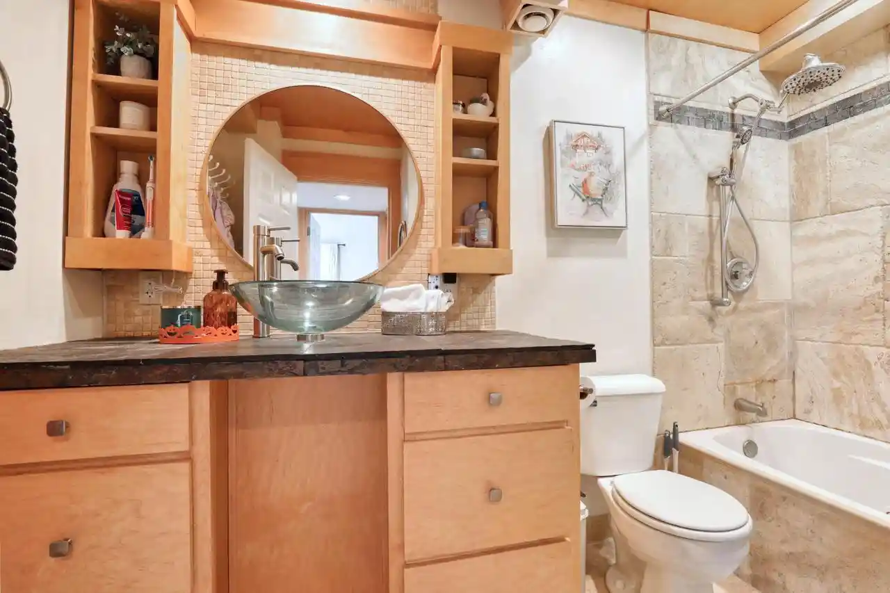 Listing Photo 4 - Condo for sale in building located at 5200 S Tuckaway Blvd, Milwaukee, WI 53221 - Unit #365
