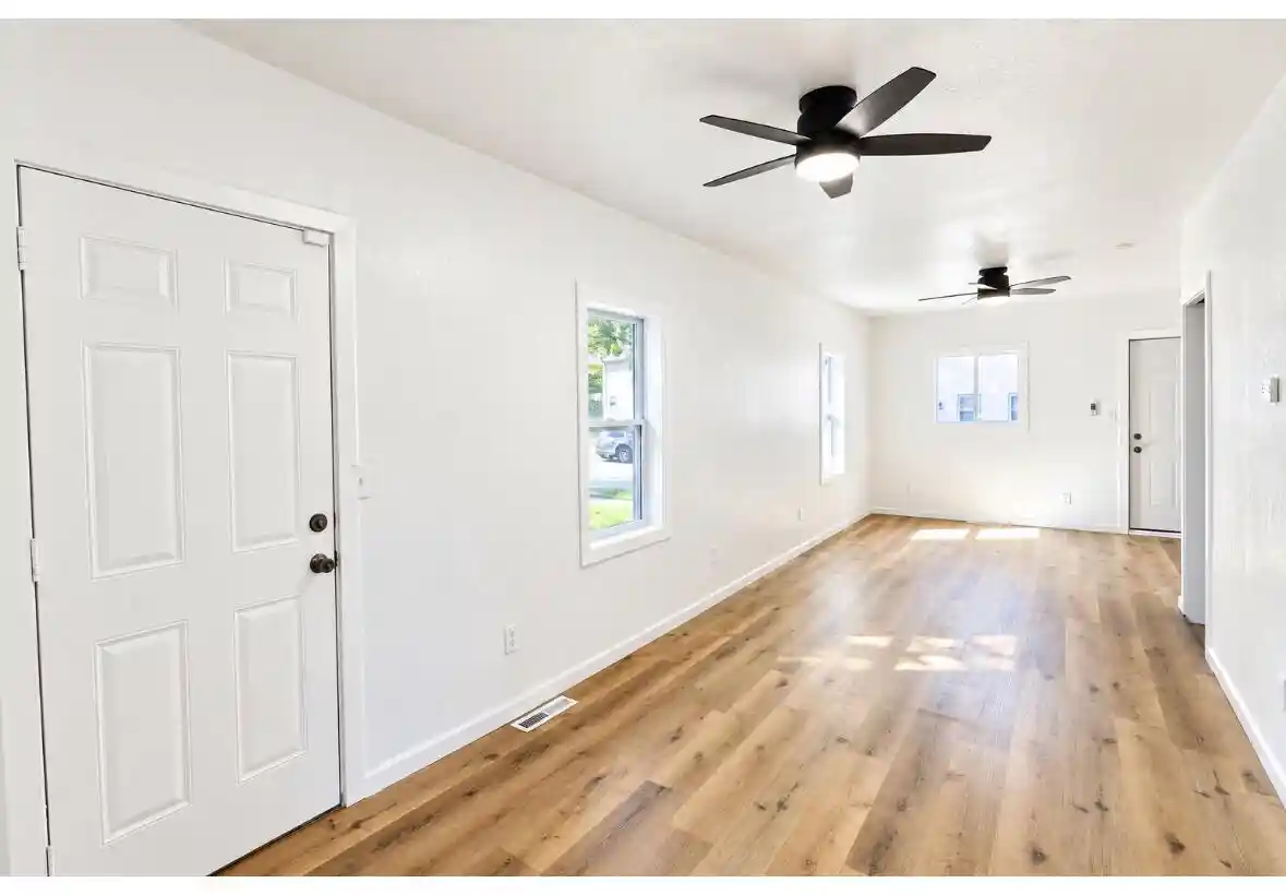 Photo 2 of Single family home for sale at 717 Hubbard St, Racine, WI 53402 | MLS# 1980123 | Listing updated on 2026-09-10