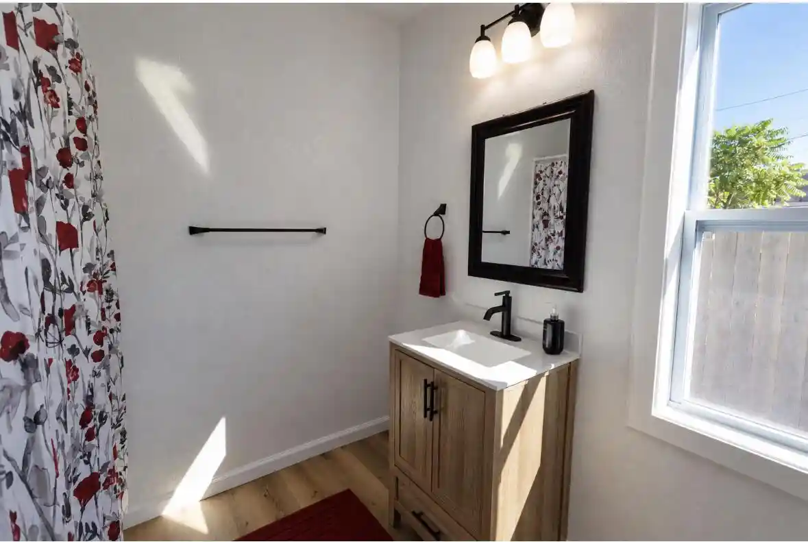 Photo 3 of Single family home for sale at 717 Hubbard St, Racine, WI 53402 | MLS# 1980123 | Listing updated on 2026-09-10