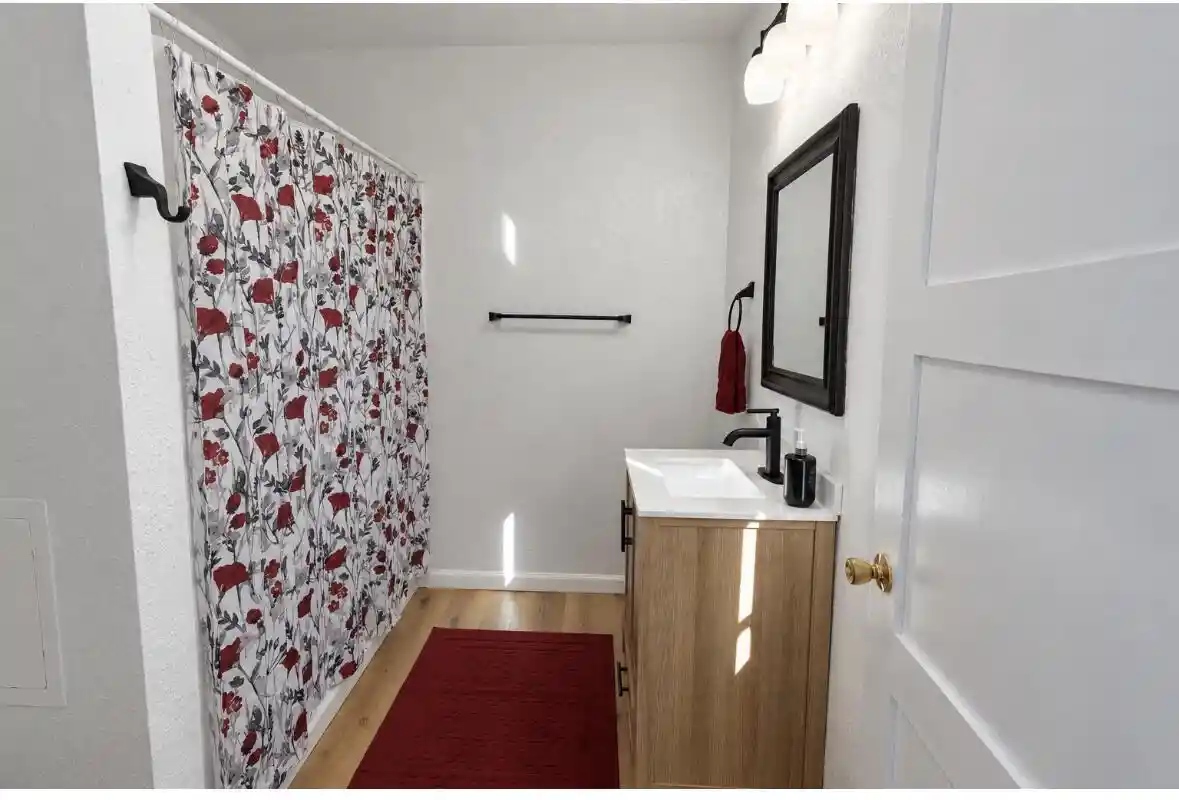 Photo 4 of Single family home for sale at 717 Hubbard St, Racine, WI 53402 | MLS# 1980123 | Listing updated on 2026-09-10