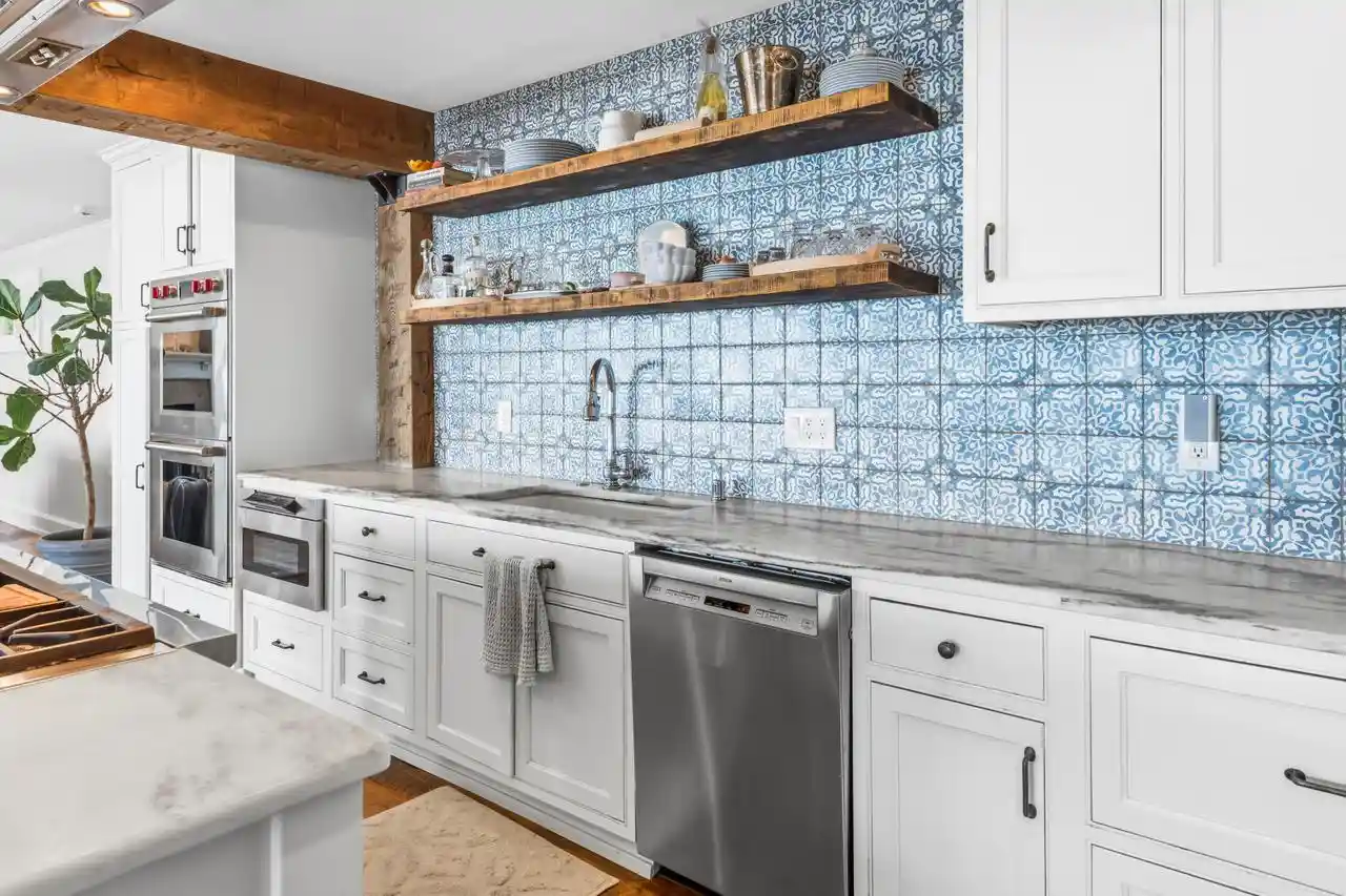 Photo 4 of Single family home for sale at 7000 N Beach Dr, Milwaukee, WI 53217 | MLS# 1980124 | Listing updated on 2026-09-17