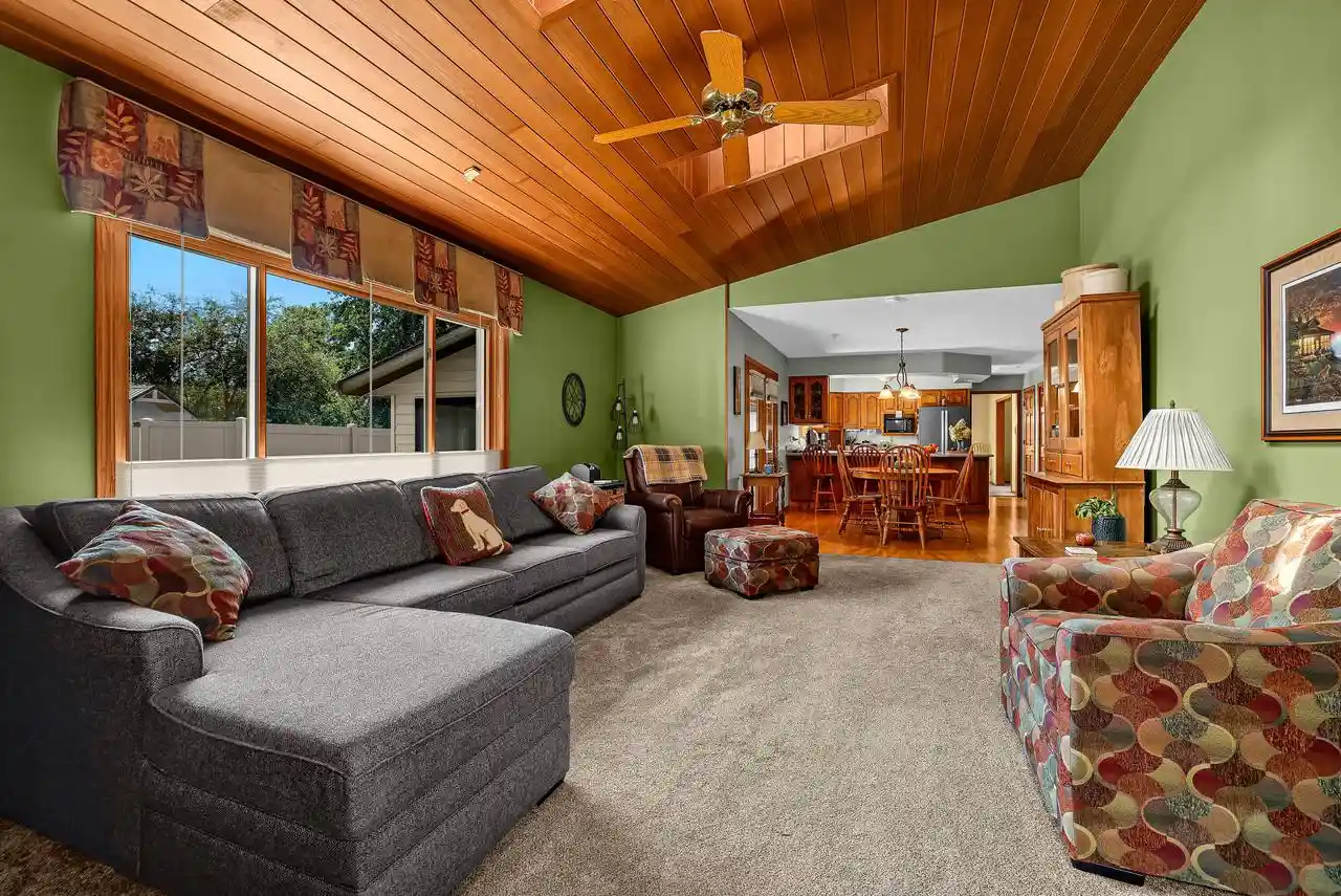 Photo 4 of Single family home for sale at 1942 Grand View Blvd, Onalaska, WI 54650 | MLS# 1980126 | Listing updated on 2026-09-17