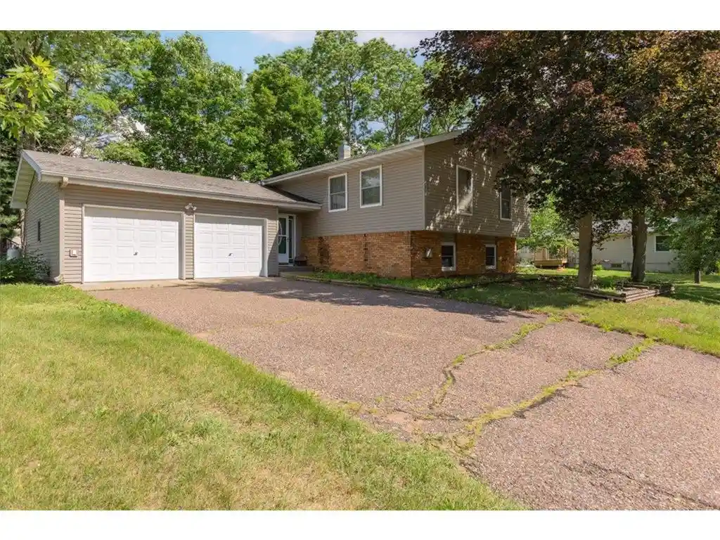 Photo 3 of Single family home for sale at 1122 Jerry Ave, Durand, WI 54736 | MLS# 7142592 | Listing updated on 2026-09-11