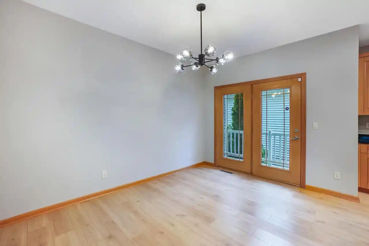 Photo 3 of Condo for sale at 805 E Pearson St, Milwaukee, WI 53202 | MLS# 1980136 | Listing updated on 2026-09-17