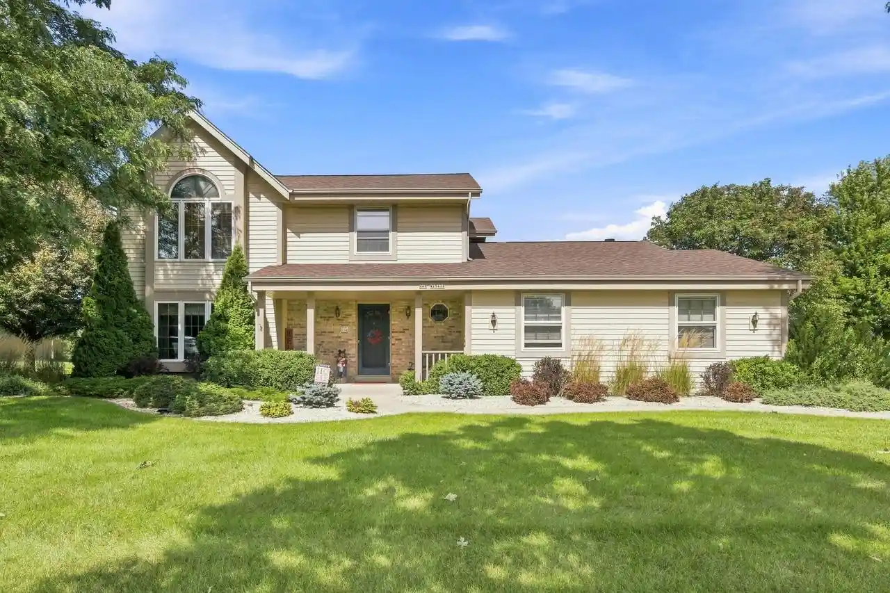 Photo 1 of Single family home for sale at N48w25418 Aberdeen Dr, Pewaukee, WI 53072 | MLS# 1980141 | Listing updated on 2026-09-25