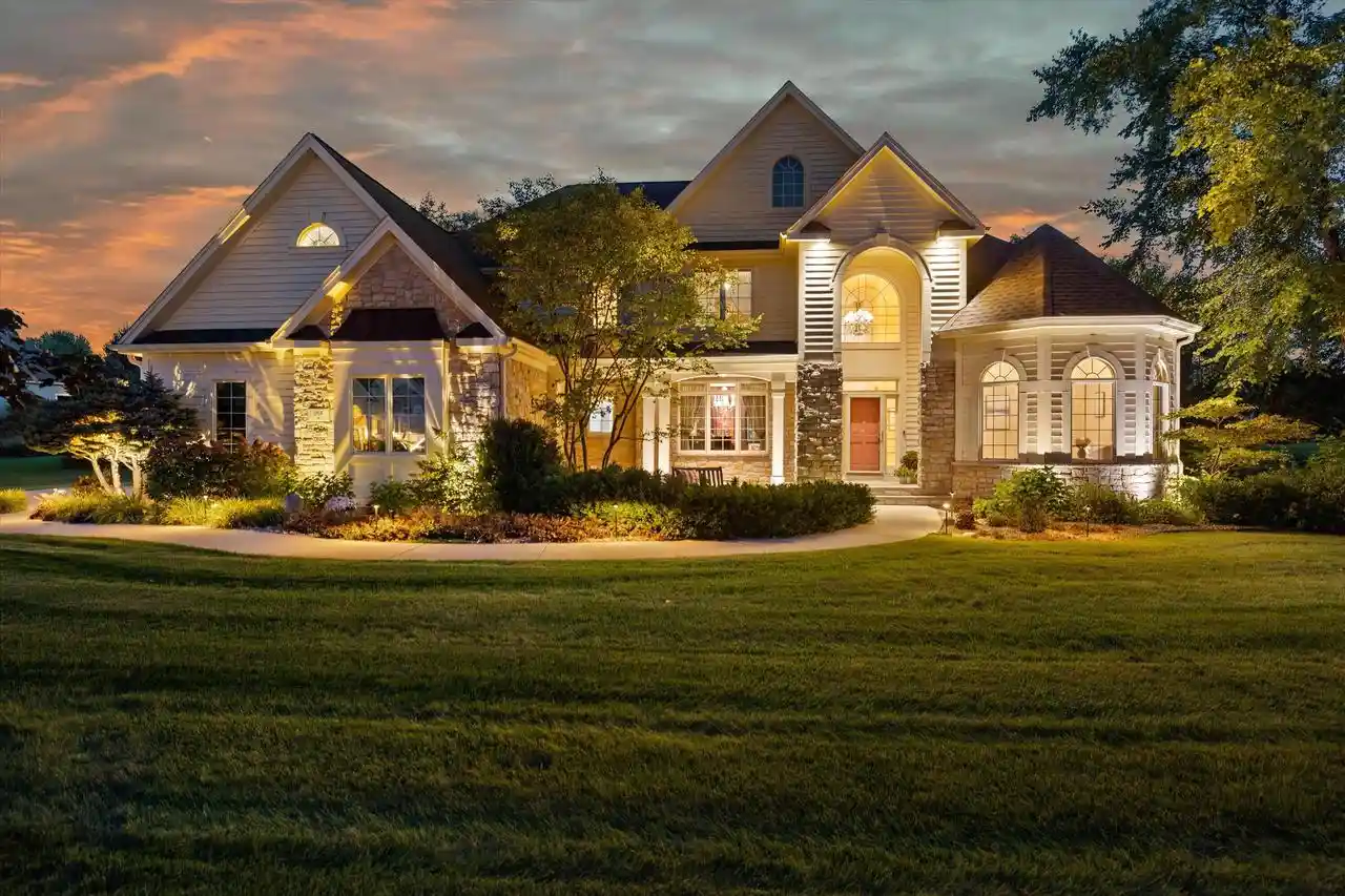 Photo 1 of Mansion for sale at 264 Steeple Point Cir, Delafield, WI 53018 | MLS# 1980149 | Listing updated on 2026-09-23