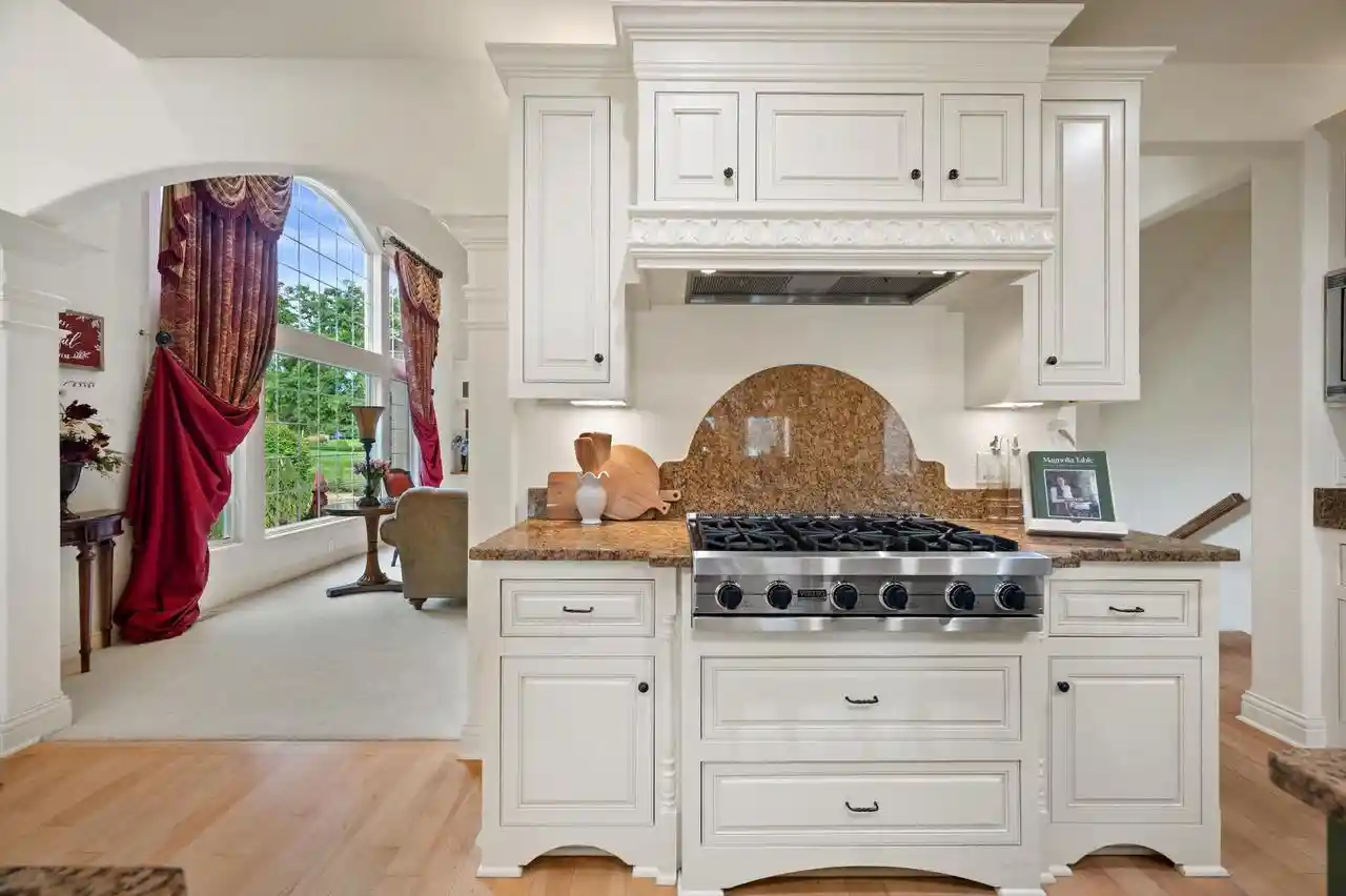 Photo 3 of Single family home for sale at 264 Steeple Point Cir, Delafield, WI 53018 | MLS# 1980149 | Listing updated on 2026-09-23