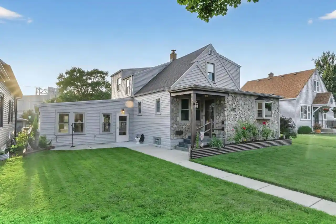 Photo 1 of Single family home for sale at 4237 S 4th Street, Milwaukee, WI 53207 | MLS# 1980150 | Listing updated on 2026-09-17