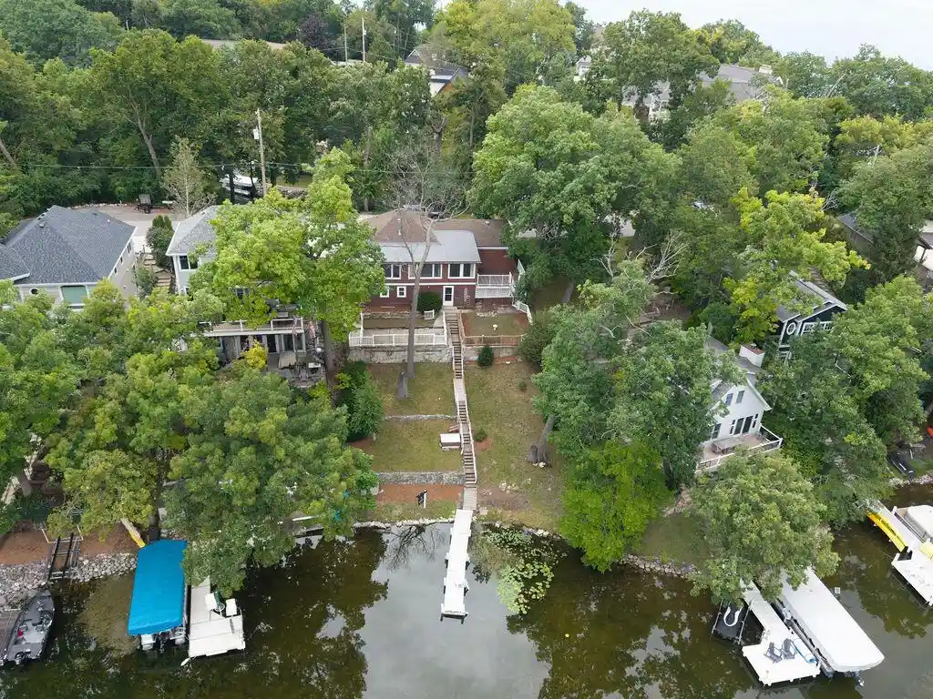 Photo 4 of Single family home for sale at N52w34241 Gietzen Dr, Okauchee, WI 53069 | MLS# 1980155 | Listing updated on 2026-09-14