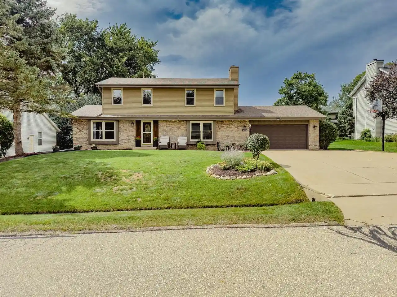 Photo 1 of Single family home for sale at 3655 S Sandalwood Dr, New Berlin, WI 53151 | MLS# 1980162 | Listing updated on 2026-09-25