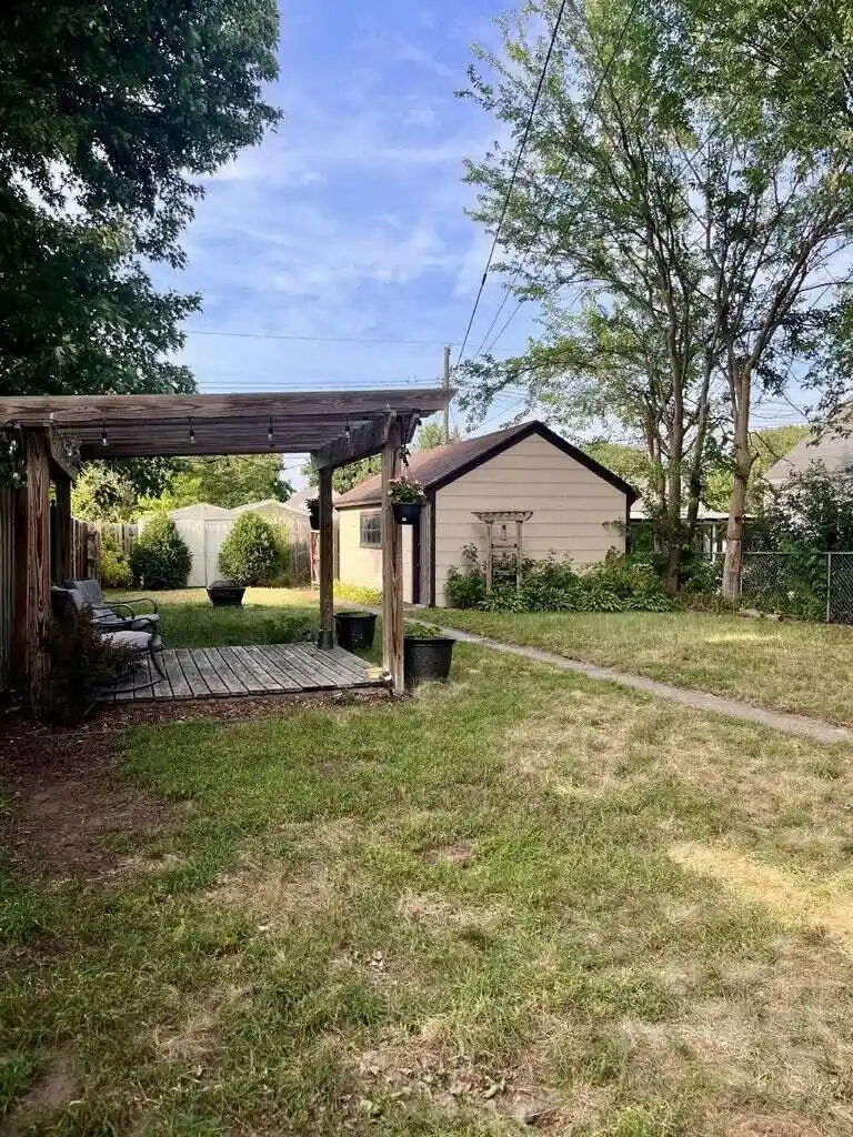 Photo 4 of Sale Pending at 2021 Johnson St, La Crosse, WI 54601 | MLS# 1980168 | Listing updated on 2026-09-14