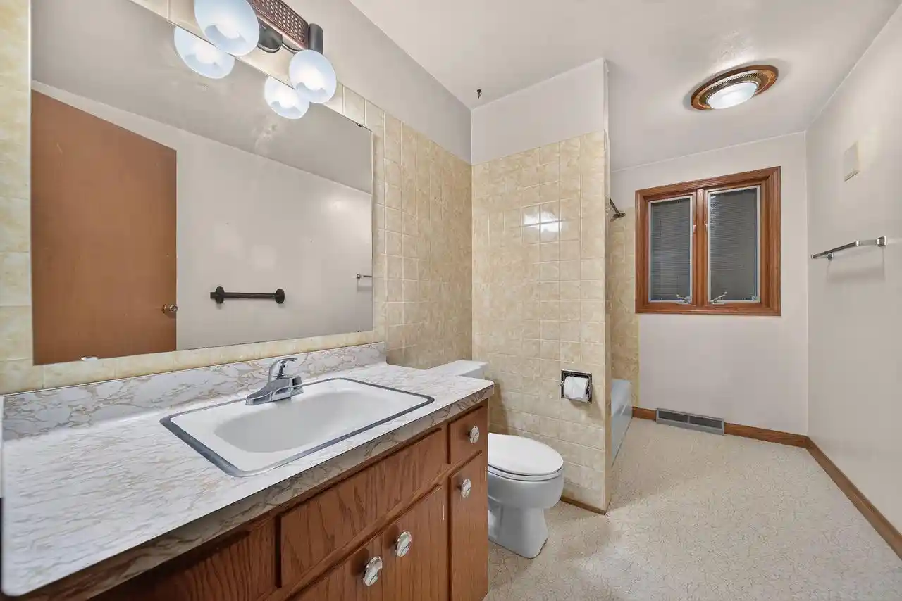 Photo 4 of Single family home for sale at 7011 Superior Ave, Kohler, WI 53044 | MLS# 1980177 | Listing updated on 2026-09-11