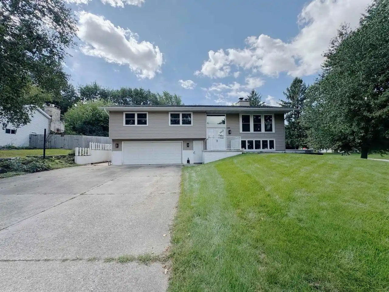 Photo 1 of Single family home for sale at 100 Canterbury Ct, Waunakee, WI 53597 | MLS# 2032452 | Listing updated on 2026-09-17