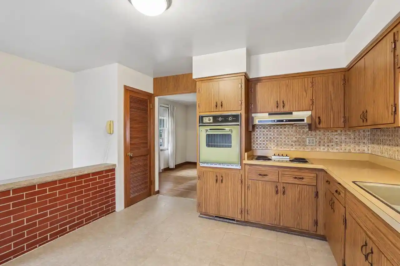 Photo 3 of Single family home for sale at 2606 Eisenhower Dr, Racine, WI 53405 | MLS# 1980185 | Listing updated on 2026-09-21