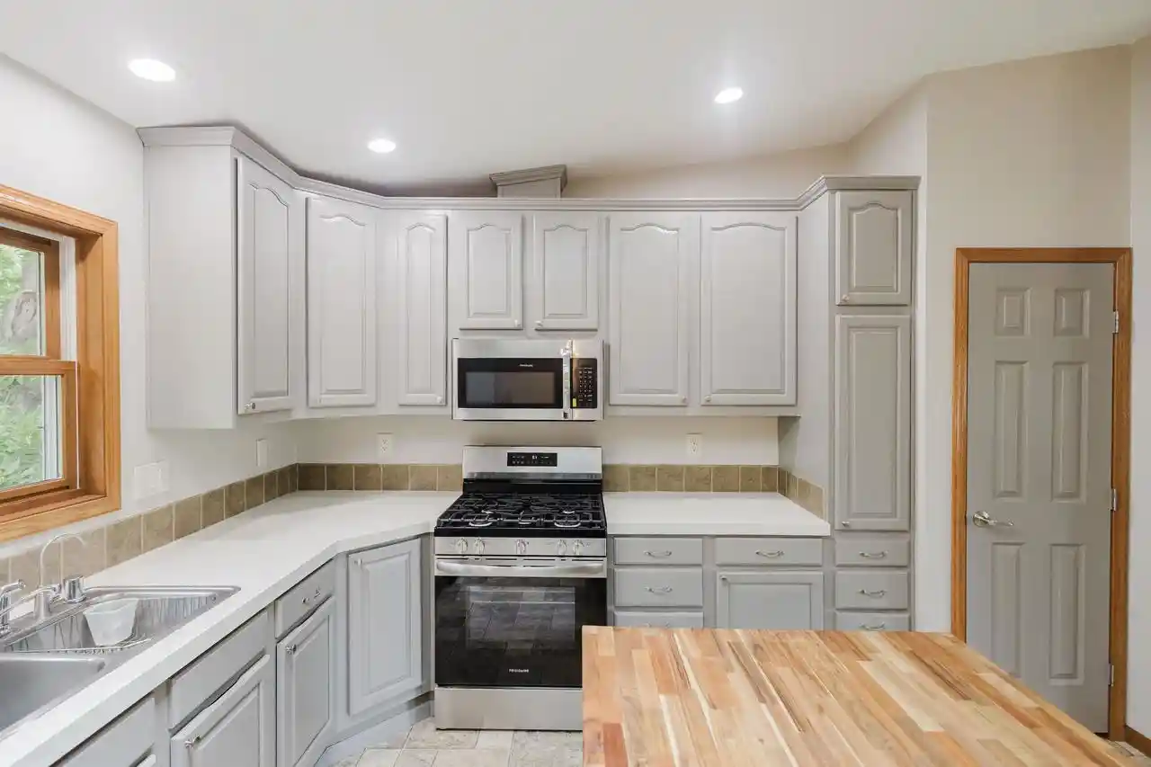 Photo 2 of Single family home for sale at 535 Broad St, Mineral Point, WI 53565 | MLS# 2032453 | Listing updated on 2026-09-24