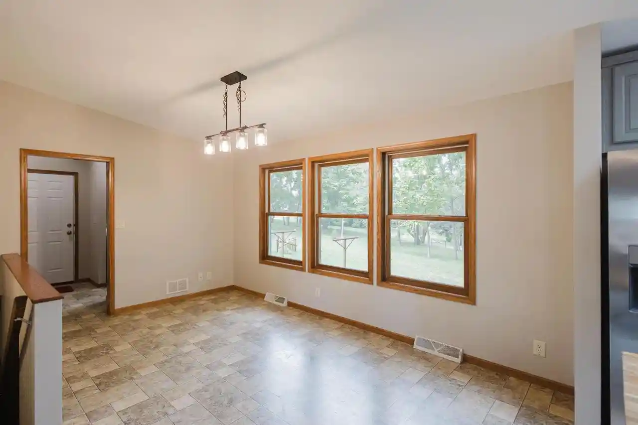 Photo 3 of Single family home for sale at 535 Broad St, Mineral Point, WI 53565 | MLS# 2032453 | Listing updated on 2026-09-24