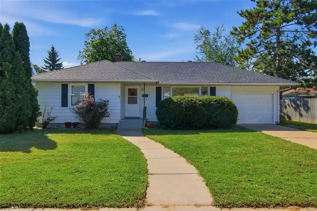 Photo 1 of Single family home for sale at 1613 Main St, Eau Claire, WI 54701 | MLS# 1604681 | Listing updated on 2026-09-18