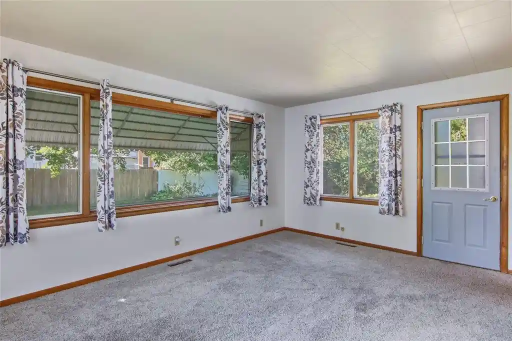 Photo 2 of Single family home for sale at 1613 Main St, Eau Claire, WI 54701 | MLS# 1604681 | Listing updated on 2026-09-18