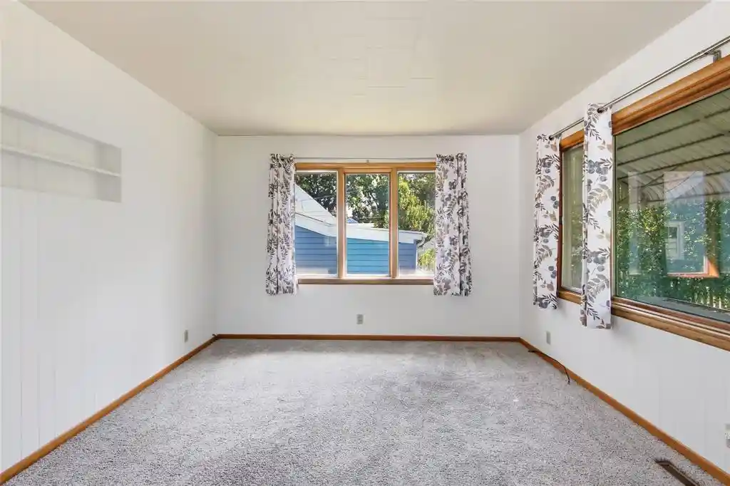 Photo 3 of Single family home for sale at 1613 Main St, Eau Claire, WI 54701 | MLS# 1604681 | Listing updated on 2026-09-18