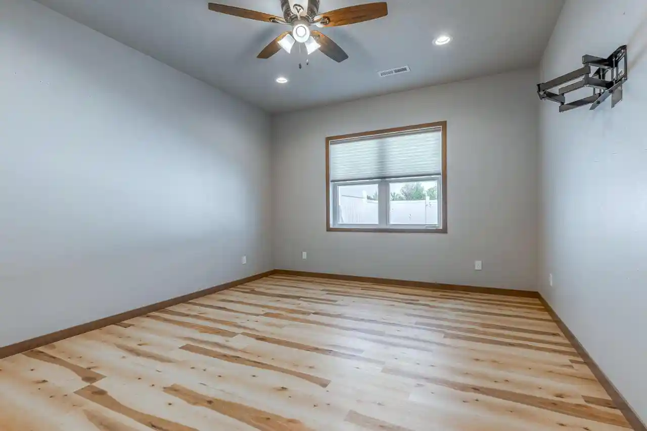 Photo 3 of Sale Pending at 3827 Sunnyside Dr W, La Crosse, WI 54601 | MLS# 1980196 | Listing updated on 2026-09-18