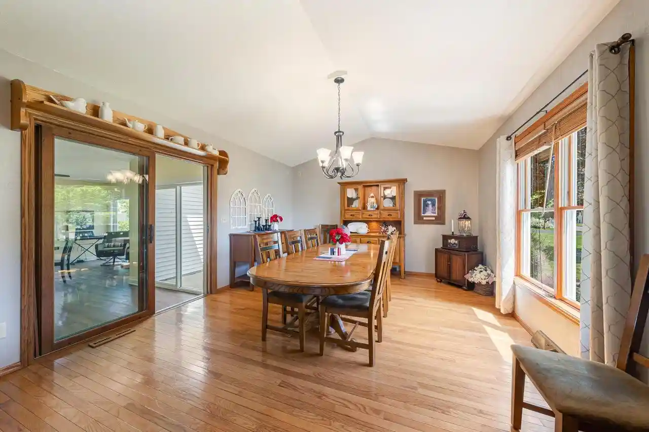 Photo 4 of Single family home for sale at W6108 Long Ct, Appleton, WI 54914 | MLS# 50332460 | Listing updated on 2026-09-21