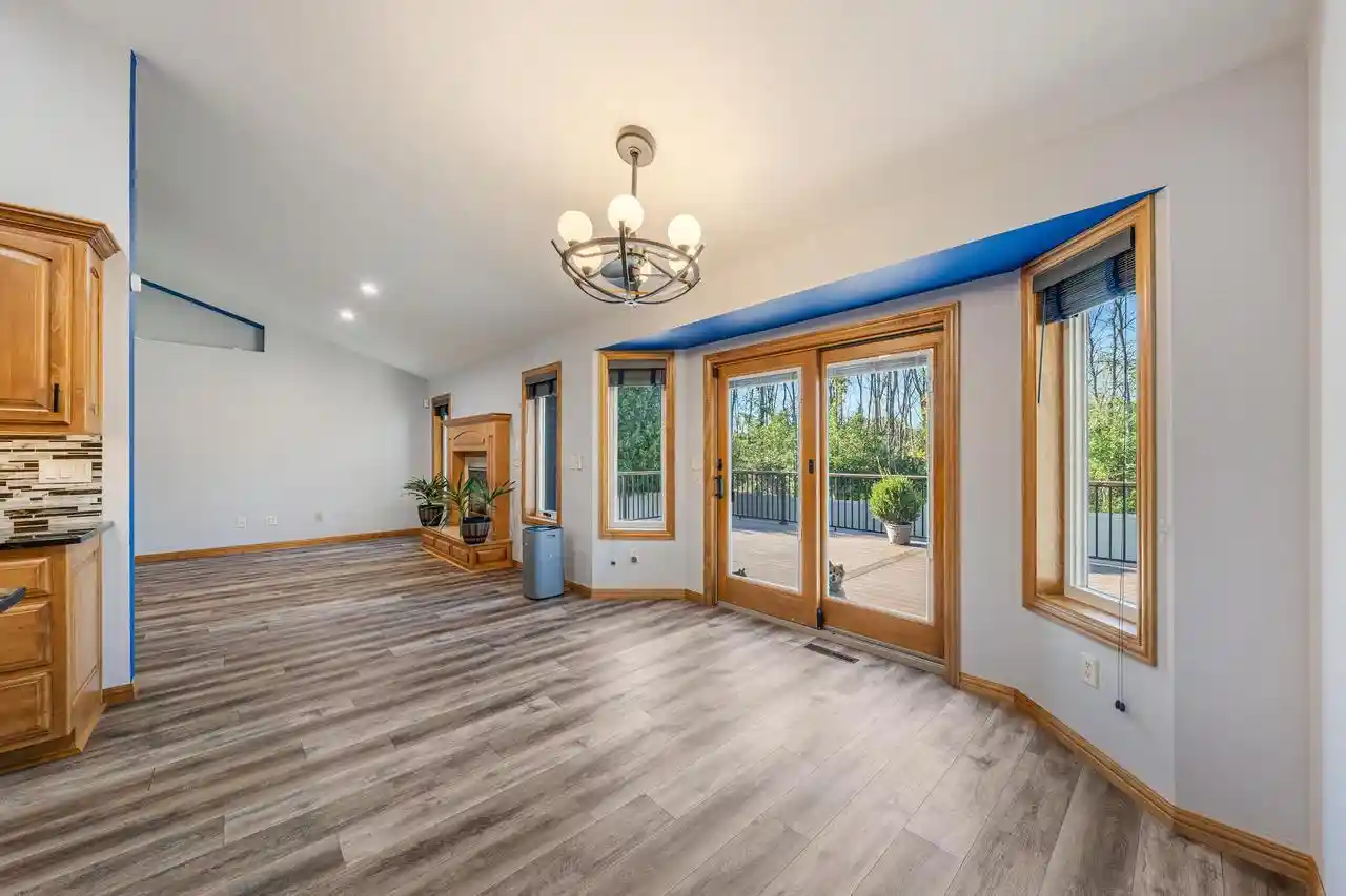 Photo 3 of Single family home for sale at 1549 Belle Plane Cir, Green Bay, WI 54313 | MLS# 50332437 | Listing updated on 2026-09-21