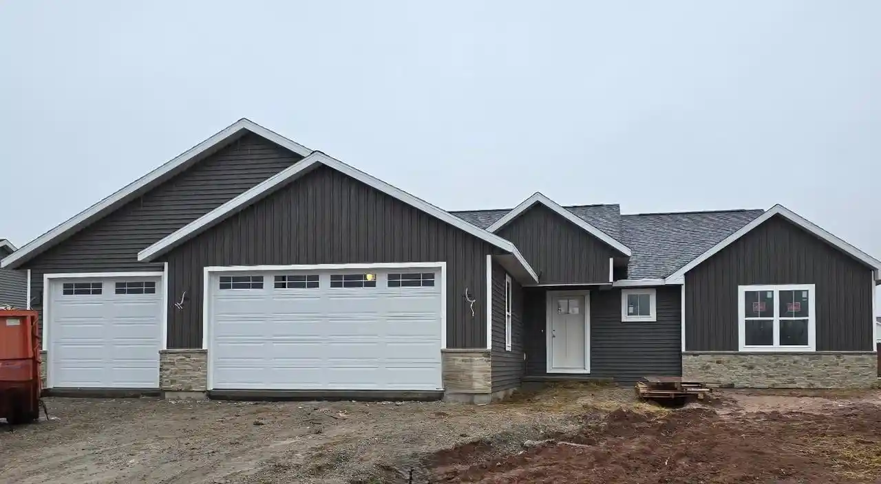 Photo 1 of Single family home for sale at 3375 S Vail Ln, Appleton, WI 54915 | MLS# 50332516 | Listing updated on 2026-09-22
