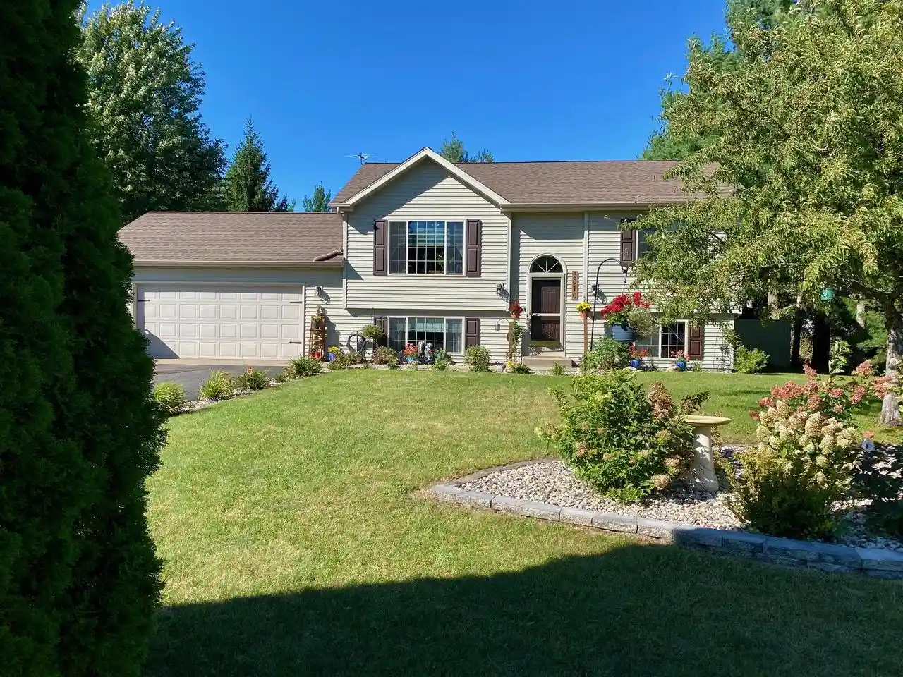 Photo 1 of Single family home for sale at 3010 Pendleton Pl, Plover, WI 54467 | MLS# 22604504 | Listing updated on 2026-09-21