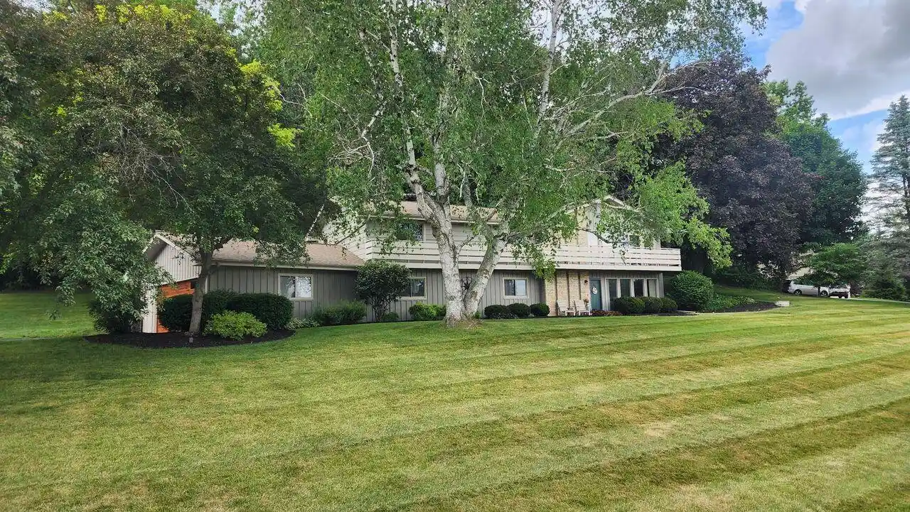 Photo 1 of Single family home for sale at W290s2811 Carmarthen Dr, Waukesha, WI 53188 | MLS# 1980201 | Listing updated on 2026-09-21