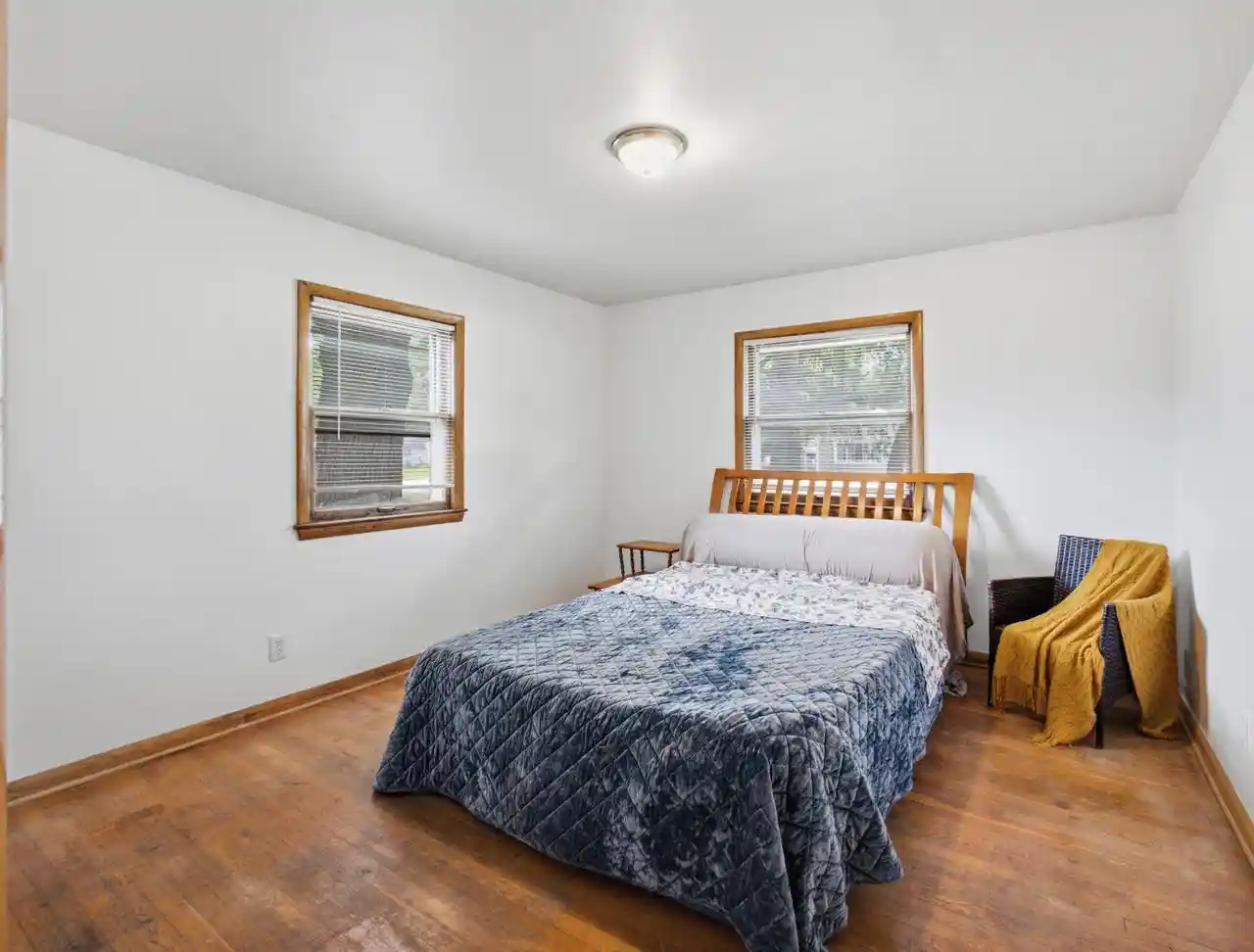 Photo 3 of Single family home for sale at 921 W Theresa Ln, Glendale, WI 53209 | MLS# 1980204 | Listing updated on 2026-09-17