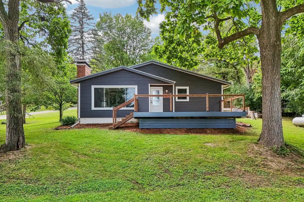 Photo 1 of Single family home for sale at 101 Potawatomi Dr, Edgerton, WI 53534 | MLS# 1980203 | Listing updated on 2026-09-17
