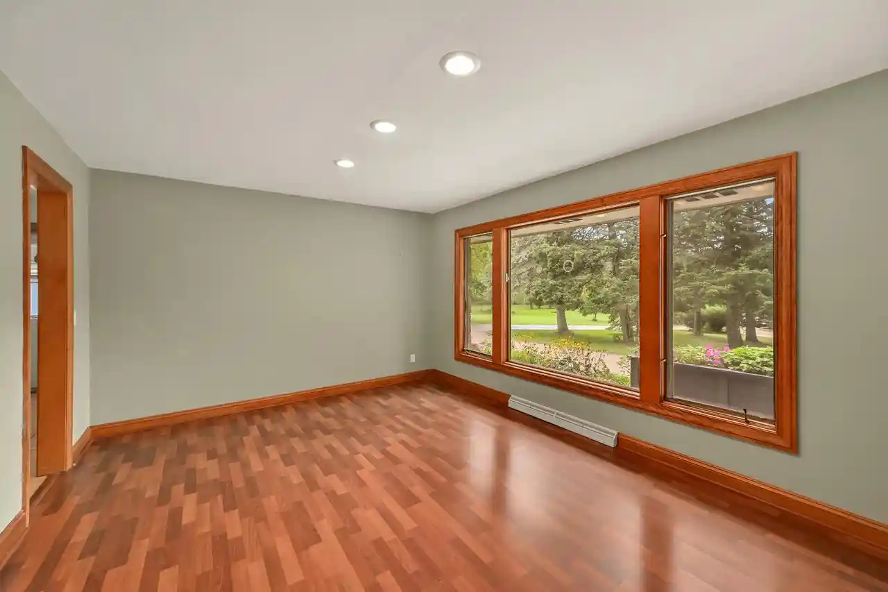 Photo 2 of Mansion for sale at 7550 N Pheasant Ln, Milwaukee, WI 53217 | MLS# 1980210 | Listing updated on 2026-09-17