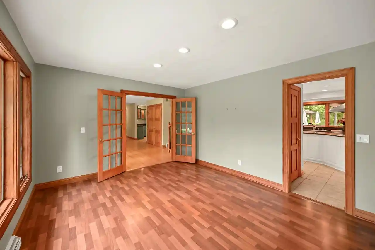 Photo 3 of Mansion for sale at 7550 N Pheasant Ln, Milwaukee, WI 53217 | MLS# 1980210 | Listing updated on 2026-09-17