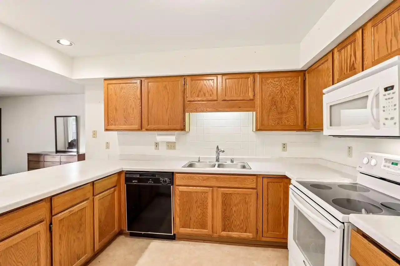 Photo 4 of Condo for sale at 6155 S Creekside Dr #4, Cudahy, WI 53110 | MLS# 1980217 | Listing updated on 2026-09-14